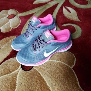 SALE!! Nike training flex TR 5